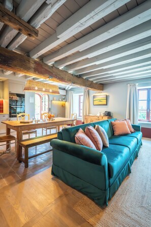 舒適單棟房屋, 3 間臥室, 非吸煙房, 泳池景 | 客廳