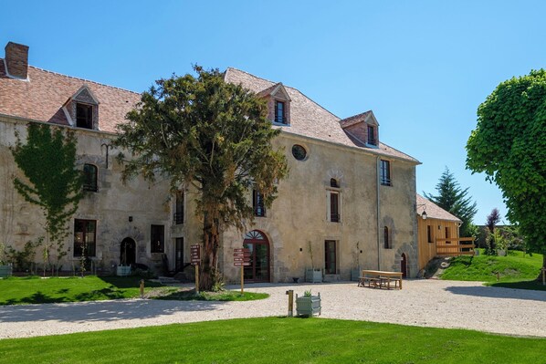 واجهة المنشأة