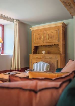 Rumah, 2 kamar tidur, Bebas Asap Rokok, pemandangan kebun | Area keluarga