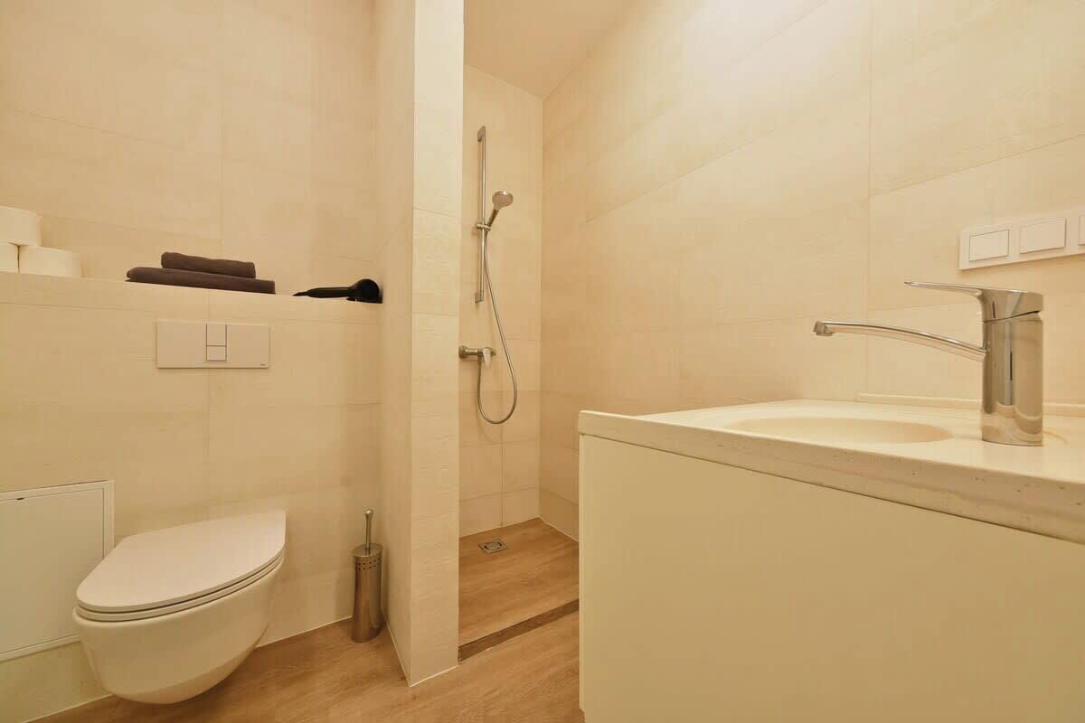 Een douche, een haardroger