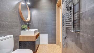 Douche, sèche-cheveux