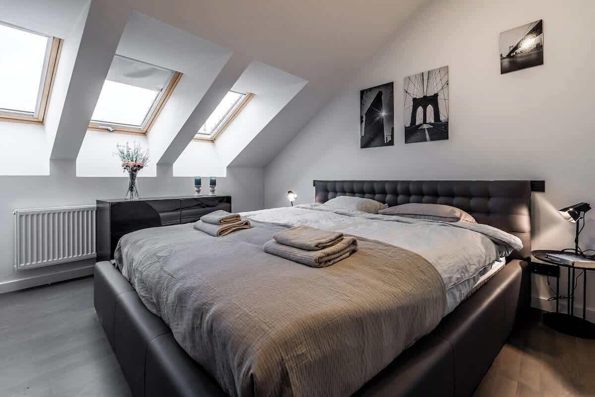 3 habitaciones, tabla de planchar con plancha, cuna de viaje y wifi 