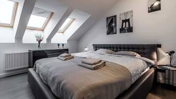 3 bedrooms, iron/ironing board, travel cot, WiFi