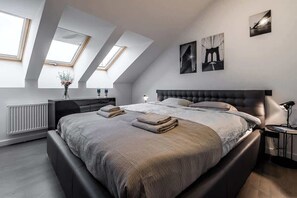 3 bedrooms, iron/ironing board, travel cot, WiFi