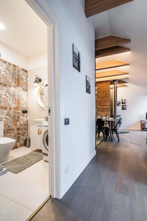 Shower, free toiletries, hair dryer, towels