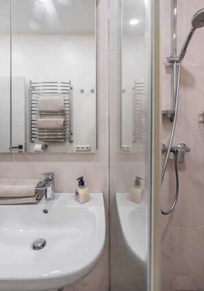 Doccia, asciugacapelli