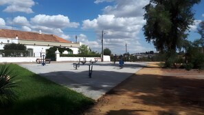 Property grounds - Apartment 'Amoreira' with Lake View, Wi-Fi and Air Conditioning (Mina de São Domingos)