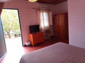 1 camera, ferro/asse da stiro, Wi-Fi, lenzuola