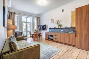Téléviseur, bureau