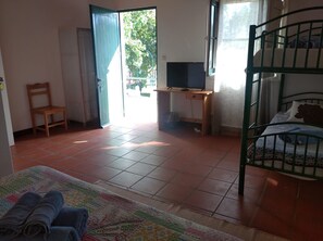 1 camera, ferro/asse da stiro, Wi-Fi, lenzuola