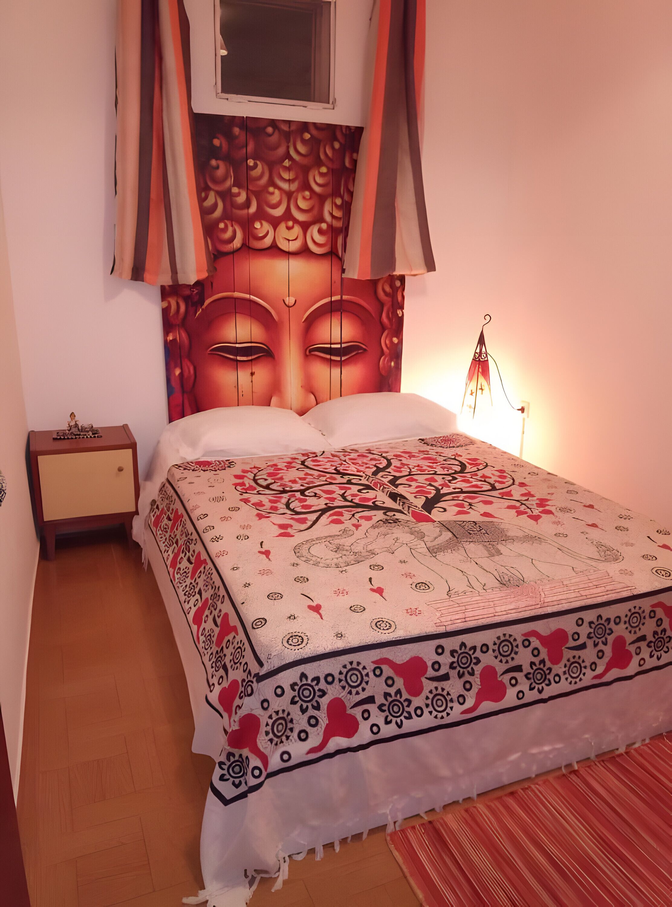 1 slaapkamer, een strijkplank/strijkijzer, wifi, beddengoed