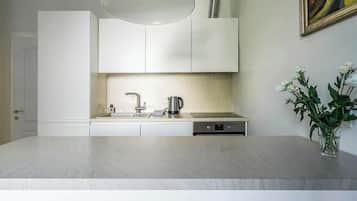 KylskÄp, ugn, spishÀll och diskmaskin