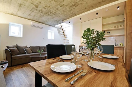 Domillion Penthouse Duplex w Terrace, 18 ppl P36T