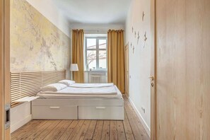 5 chambres, fer et planche à repasser, lit parapluie, Wi-Fi