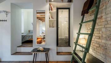 1 slaapkamer, een strijkplank/strijkijzer, wifi, beddengoed