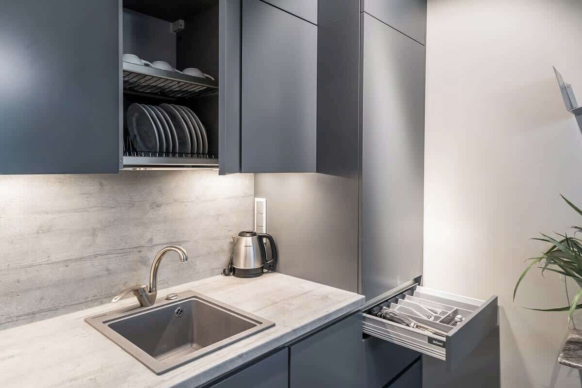 Réfrigérateur, four, plaque de cuisson, lave-vaisselle