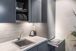Refrigerador, horno, placa de cocina, lavavajillas