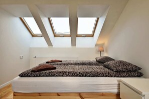 3 bedrooms, iron/ironing board, travel crib, WiFi