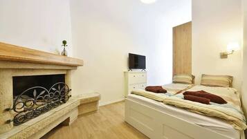 3 bedrooms, iron/ironing board, travel cot, WiFi