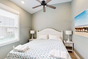 2 عدّة غرف نوم ومكواة/لوح كي وواي فاي وملاءات أسرّة