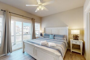 4 bedrooms, iron/ironing board, WiFi, bed sheets