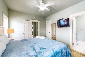 4 Schlafzimmer, Schreibtisch, Bügeleisen/Bügelbrett, WLAN