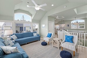 Télévision, lecteur de DVD, baby-foot