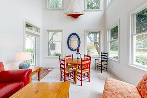 TV, fireplace, DVD player, ping pong - 4BR home near the beach with athletic courts, pool (Corolla)