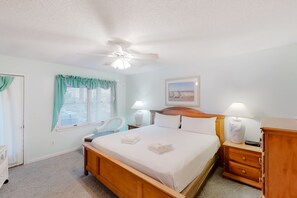 6 bedrooms, iron/ironing board, WiFi, bed sheets