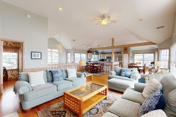 TV, fireplace, DVD player