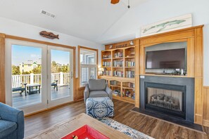 Televisión y chimenea 