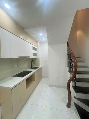Basic Room | Private kitchen