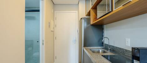 Basic Apartment | Private kitchen