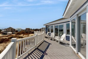 Terrace/patio - 7BR house with pickleball lines & net (Corolla)