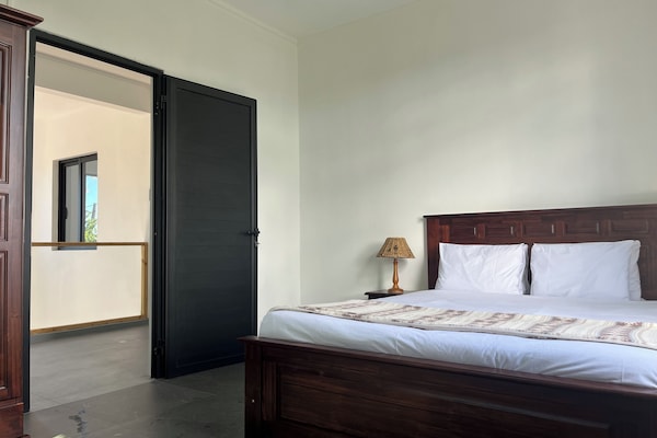 4 Schlafzimmer, BĂŒgeleisen/BĂŒgelbrett, kostenloses WLAN, BettwĂ€sche