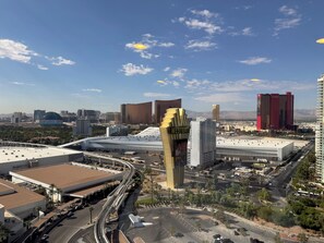 Point of interest - 900 sq ft Villa with Jacuzzi Tub at Westgate Las Vegas Resort and Casino F1 Week (Las Vegas)