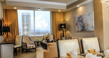 900 sq ft Villa with Jacuzzi Tub at Westgate Las Vegas Resort and Casino F1 Week