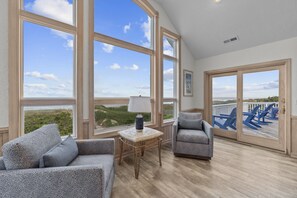 TV, fireplace, DVD player