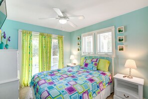 6 bedrooms, iron/ironing board, WiFi, bed sheets