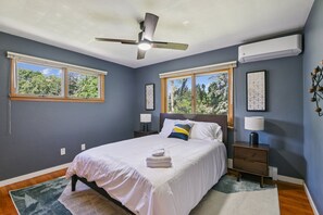 4 dormitorios, tabla de planchar con plancha, wifi y ropa de cama