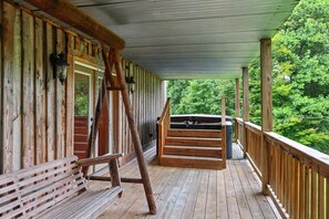 Terrace/patio - NEW! Secluded Mountain Retreat with Stunning Views (Butler)