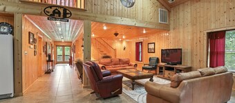 NEW! Secluded Mountain Retreat with Stunning Views