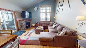 Televisie en een open haard