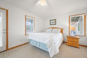 WH468: Captain's Fantasea | Mid Level Bedroom 5