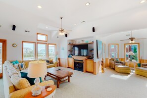 TV, DVD player, table football - 6BR | Private Pool | Hot Tub | Deck | Game Room (Corolla)