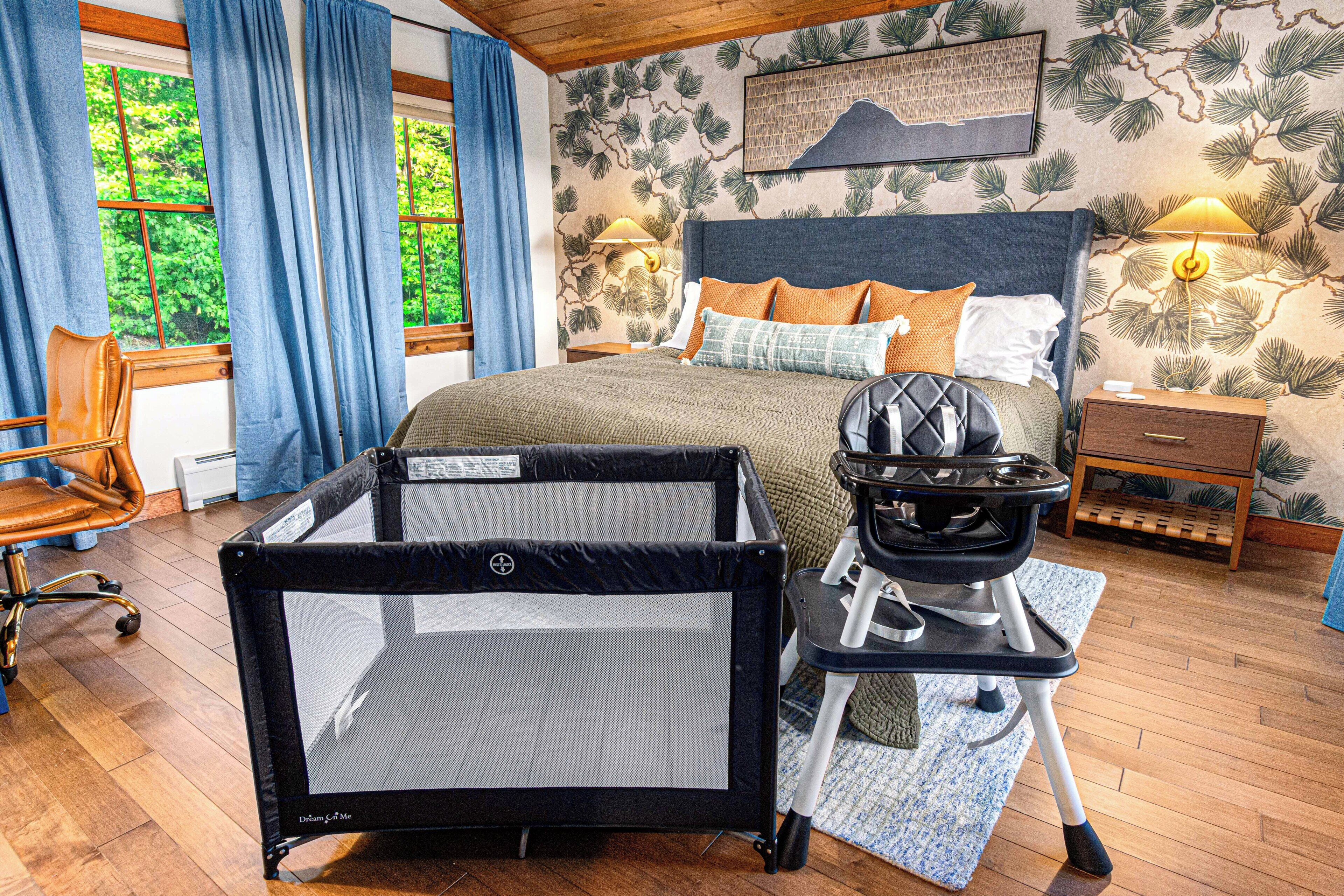 5 bedrooms, desk, iron/ironing board, free WiFi