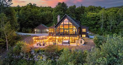 Luxury Chalet - Hot tub, Game room, Speakeasy, Mountain views, near Sunday River