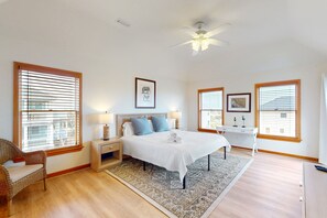 7 bedrooms, iron/ironing board, WiFi, bed sheets