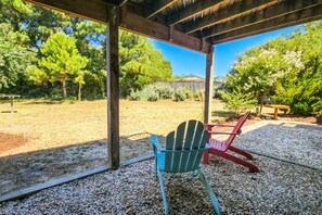 Terrace/patio - 2BR | Pool | Deck | Tennis | W/D (Duck)