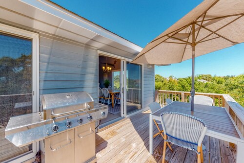 Walk to Beach 5BR Waterview Dog Friendly | Pool